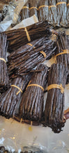 Charger l'image dans la galerie, Vanille Bourbon de Madagascar, qualité exceptionnelle, 5 gousses, 20 cm et plus